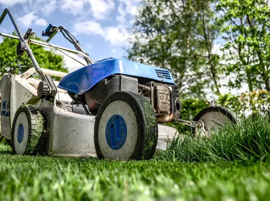 Lawn mowing height guide
